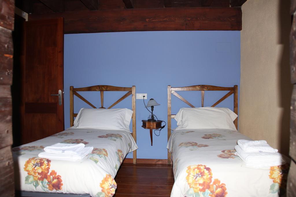 Can Bonada El Serrat Room photo